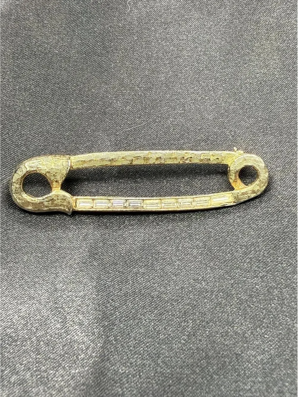 Vintage Gold Tone Safety Pin Brooch Baguette Rhinestone Kilt Pin Unsigned